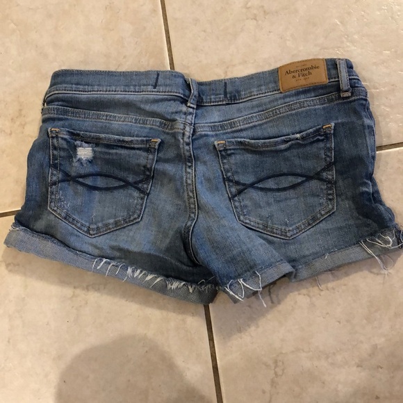 Abercrombie & Fitch denim shorts - Picture 2 of 2